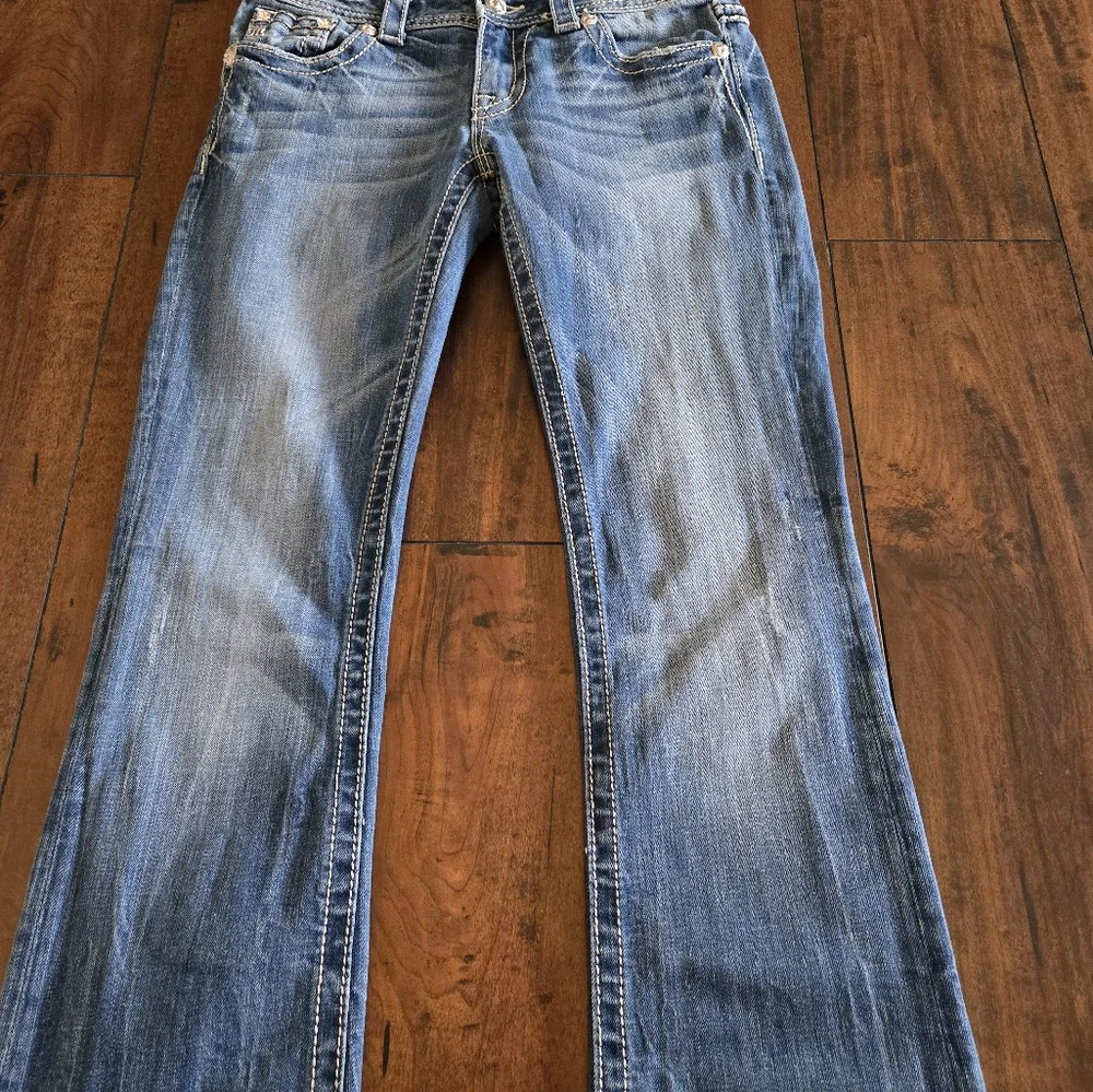 Miss Me Boot Rhinestone Embellished Embroidered Flap Pocket Jeans Women's Sz 27 - Picture 9 of 16